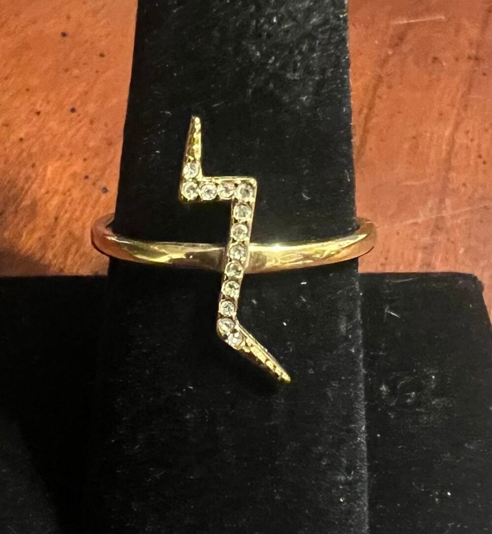 Vtg Stella & Dot Lightening Bolt Ring Rhinestone Crystal Pave Delicate Feminine